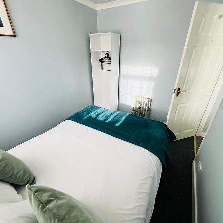 2 Bedroom Chalet, Sb10, Sandown, Isle Of Wight, Dog Friendly, Free Wifi Exterior photo